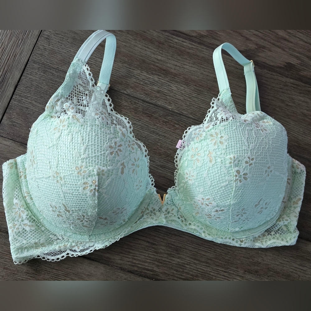 Victoria's Secret Mint Lace Push-Up Bra with Floral Accents